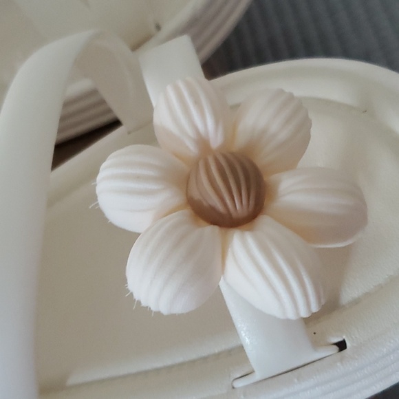 Shoes - Picture 3 of 3